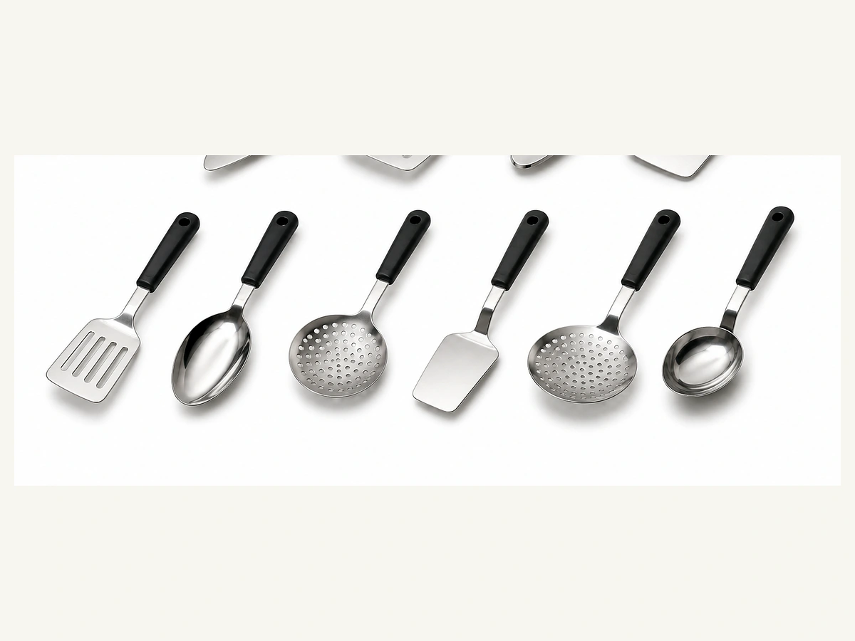 Portion scoops, decorating tools and plating utensils for hotel kitchens